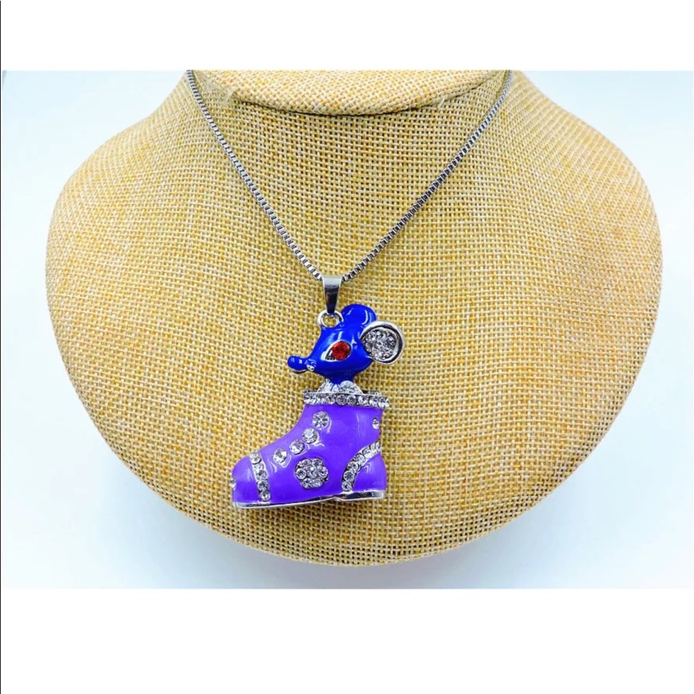 Crystal Mouse in Shoe Necklace - Picture 3 of 3